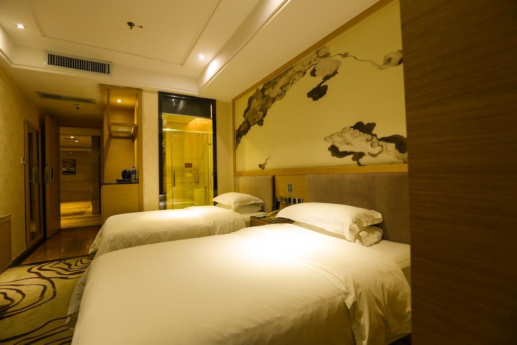 V8 Hotel Train Station Guangzhou Eksteriør billede
