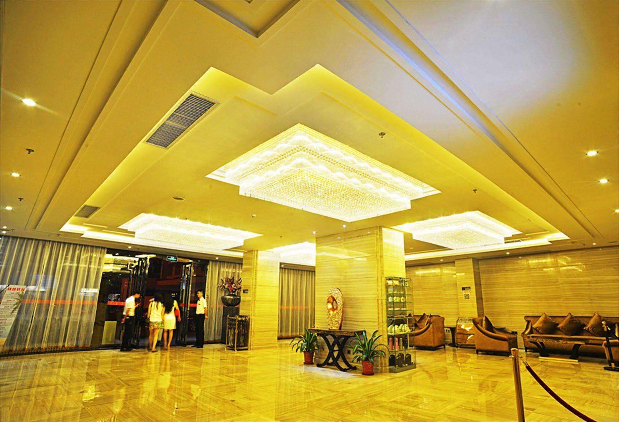 V8 Hotel Train Station Guangzhou Eksteriør billede