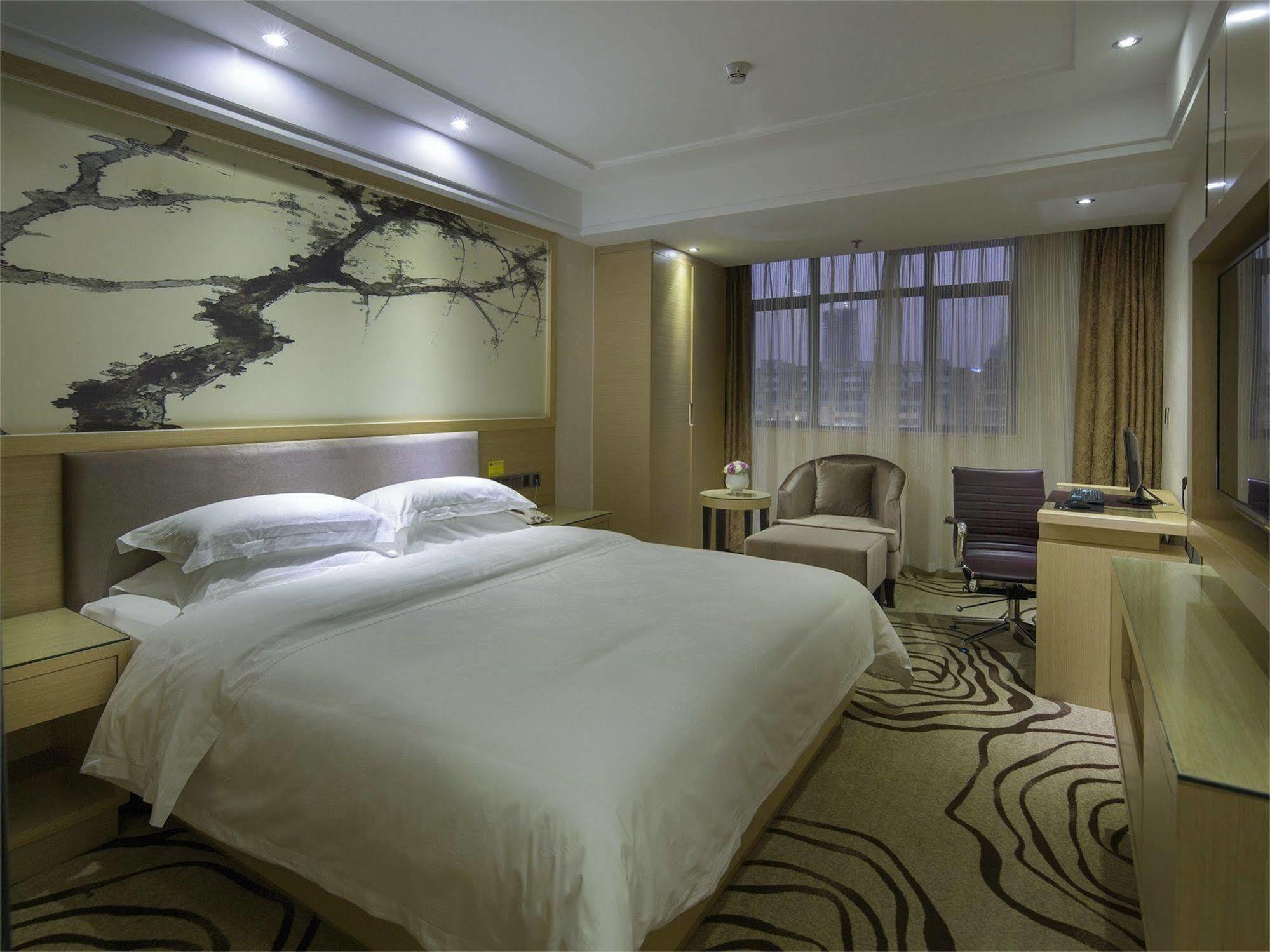 V8 Hotel Train Station Guangzhou Eksteriør billede