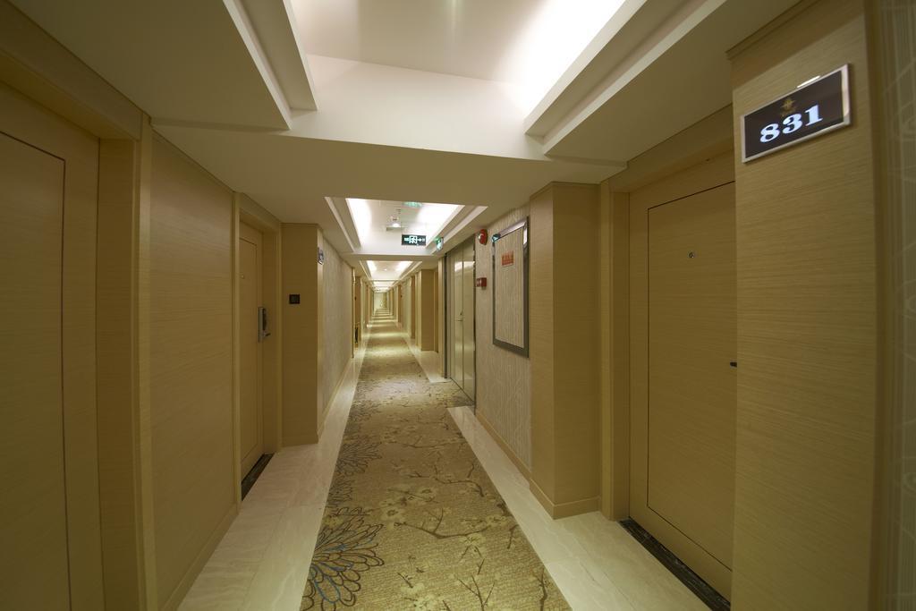 V8 Hotel Train Station Guangzhou Eksteriør billede